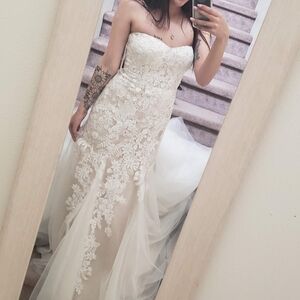 David's Bridal Ivory Lace Gown